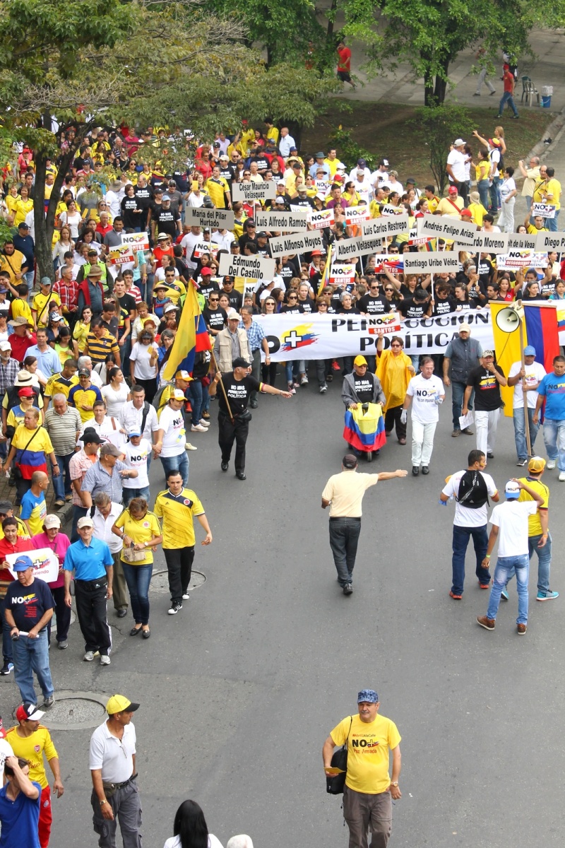 Marcha Abril 2 Medellín - Persecución - Política
