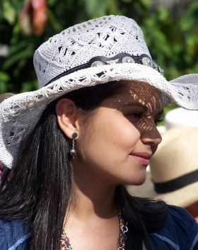 Mujer paisa con sombrero