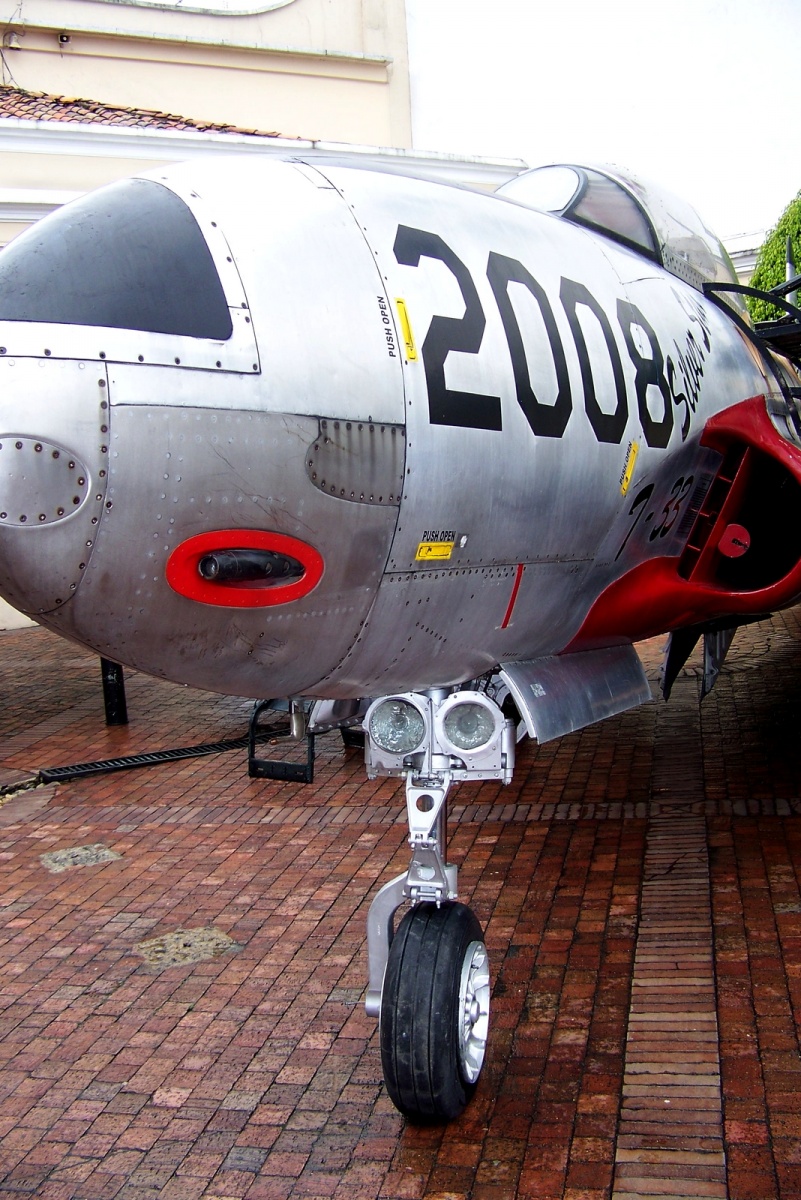 Urbano - Avión Lockheed T-33 - Museo Militar de Colombia - Bogotá